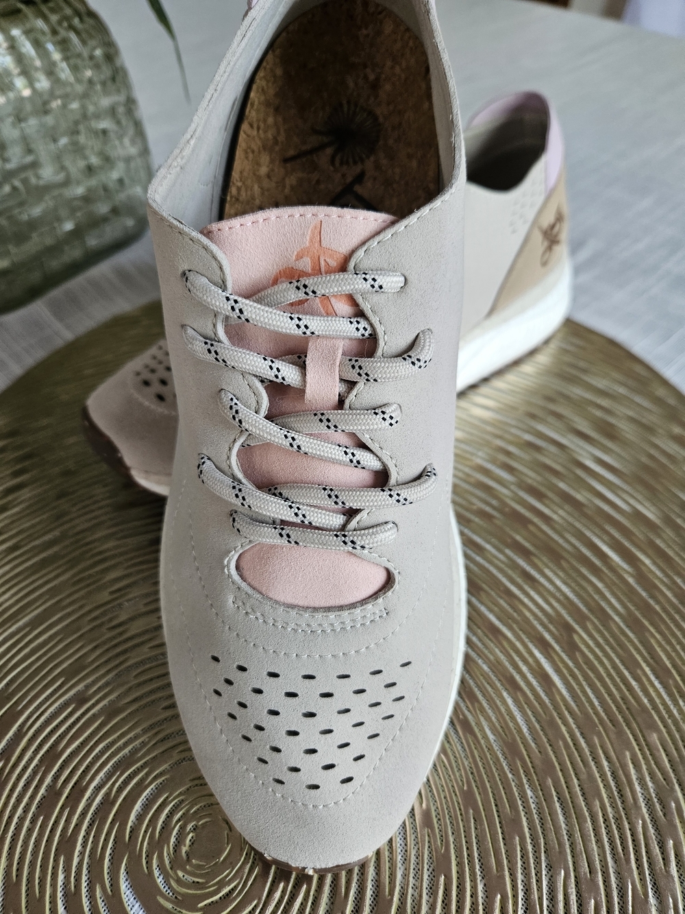 OTBT Free Beige Suede Athleisure Sneakers Women's Size 8.5 - Picture 10 of 12